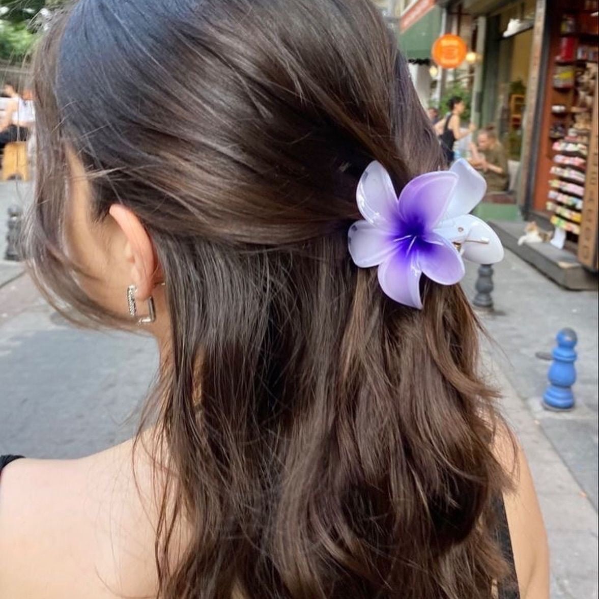 Viral Flower Claw Clip - Image 2