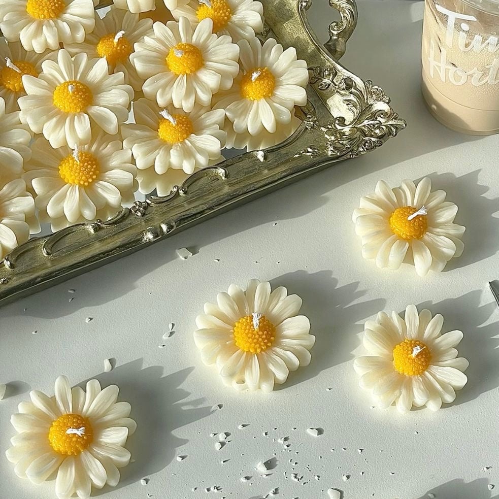 Daisy Candle