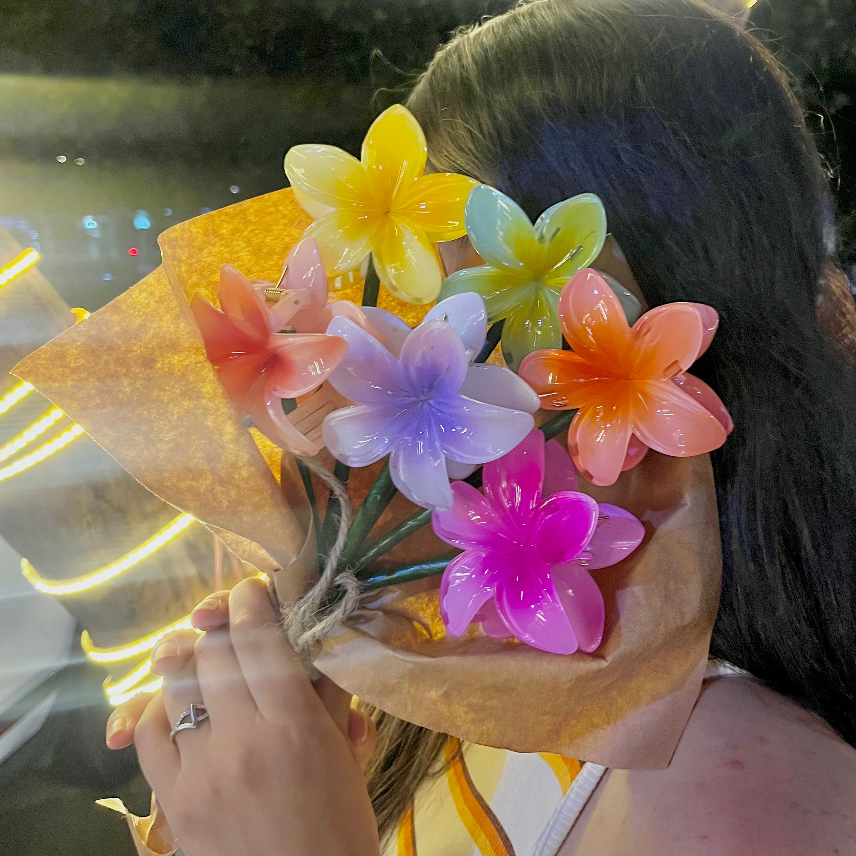 Viral Flower Claw Clip Bouquet