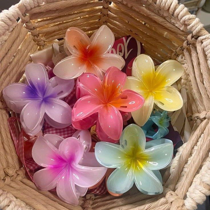 Viral Flower Claw Clip