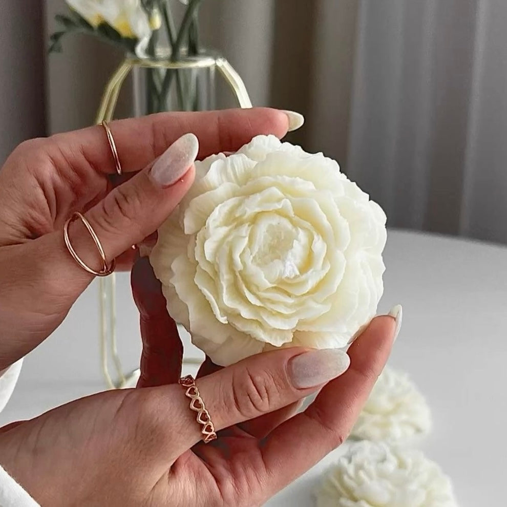 White Peony Candle - Image 2